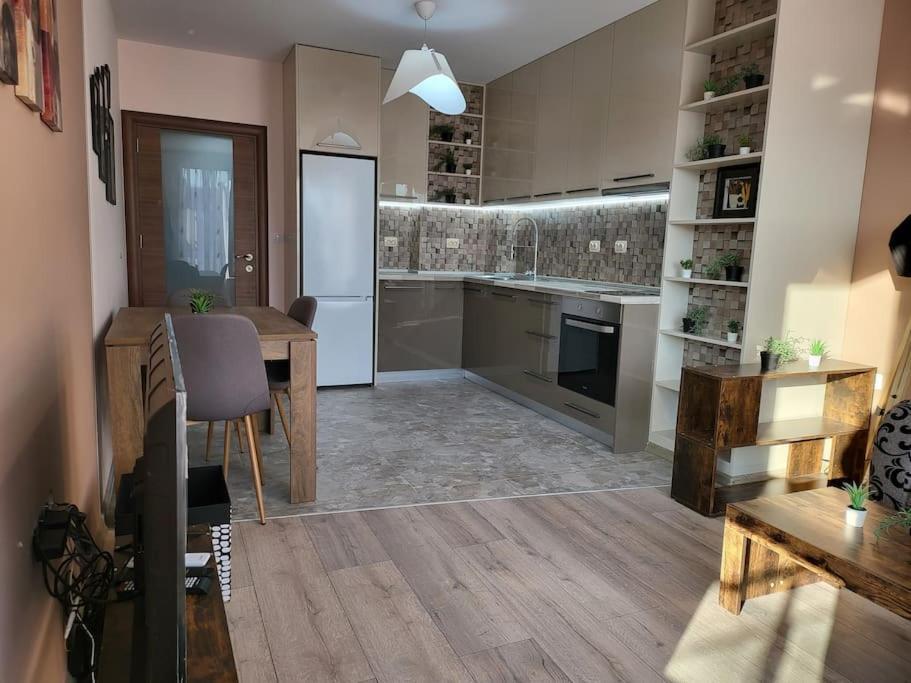 Stylish Apartment Near City Center Пловдив Экстерьер фото
